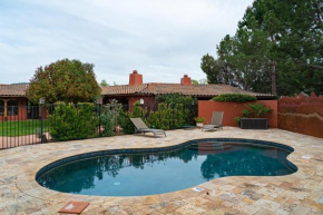 On golf course w a pond Heated pool serene retreat entertainers outdoor BBQ living space